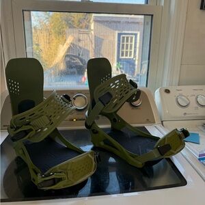 Men's Green K2 Snowboard Bindings